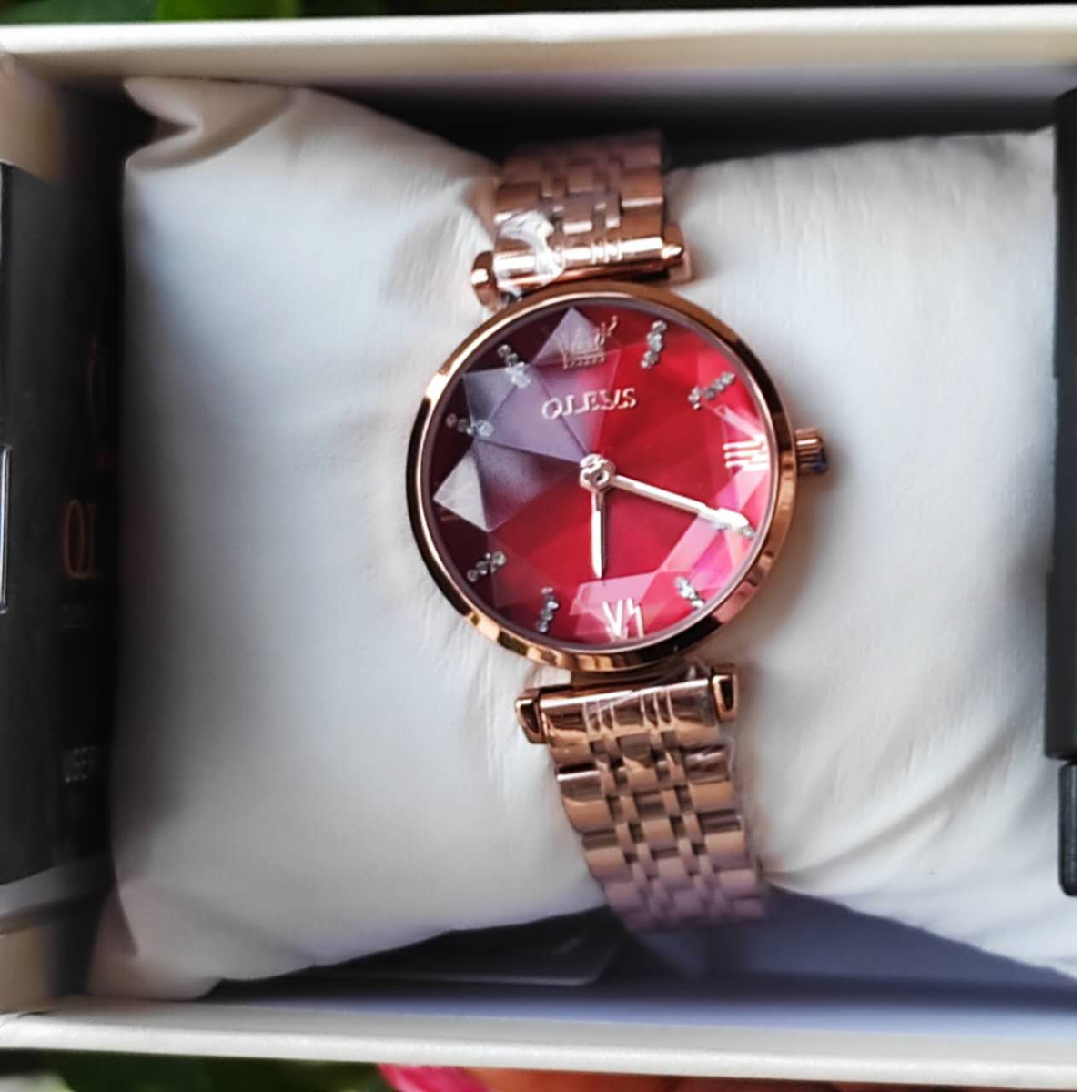 https://www.purple-bd.com/product/6642-red-diamond-cad-watch-for-ladies